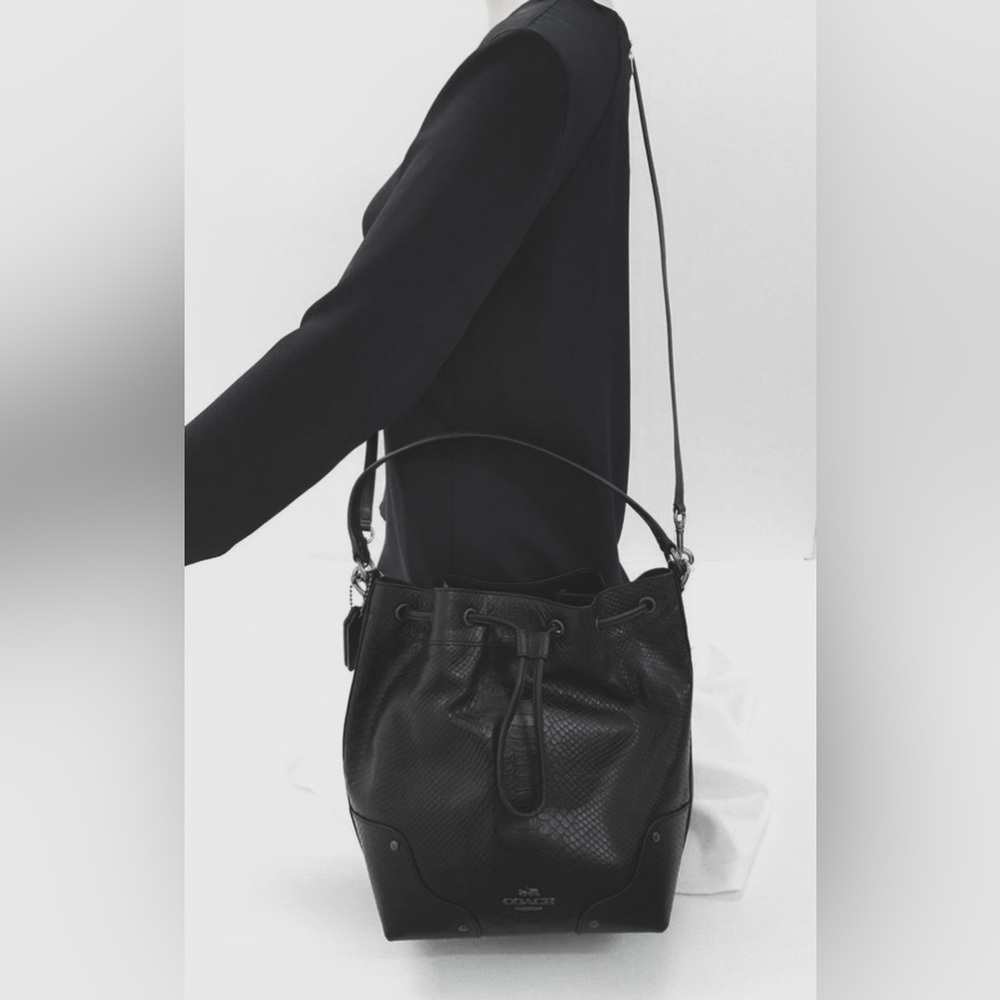 COACH Mickie Drawstring Crossbody Shoulder Bag 2 WAY. - Picture 2 of 11